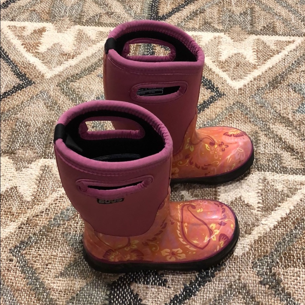 Girls Pink Bogs Snow Boots size 12